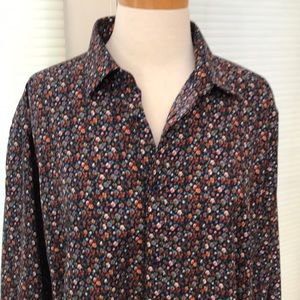 Men’s / women’s long sleeved button down shirt.